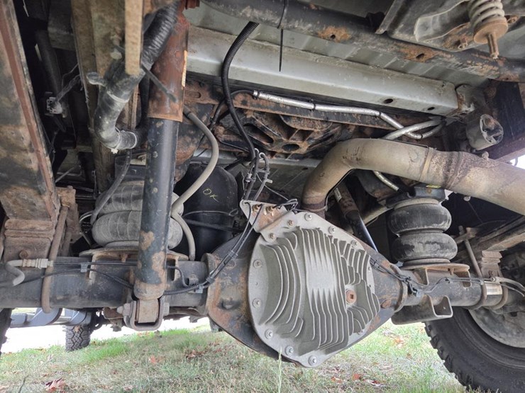 2017-dodge-ram-3500-image-31