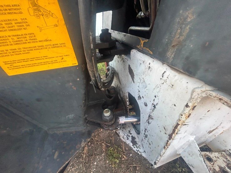 1981-model-2000-bobcat-mini-payloader-image-16