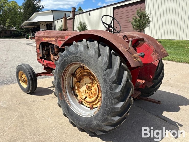 1956-massey-harris-444-image-7