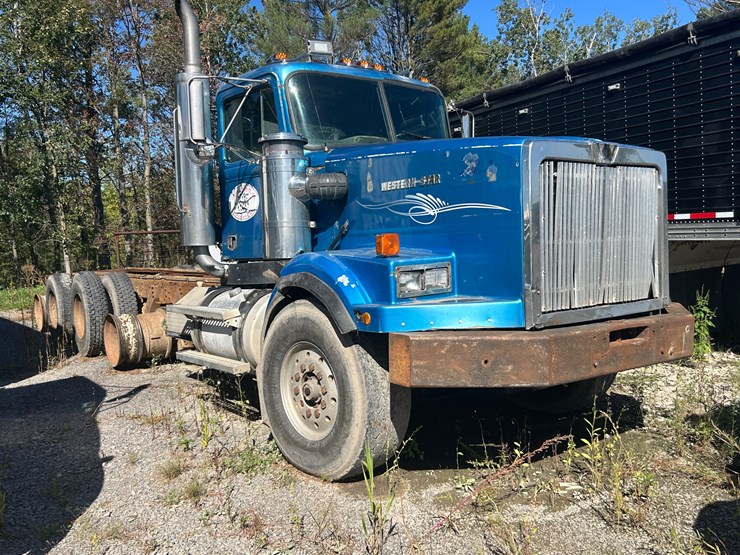#4598-•-1993-western-star-quad-axle-truck-image-1