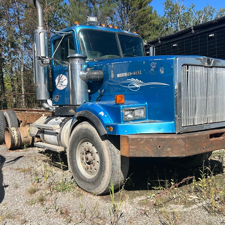 #4598 • 1993 Western Star Quad Axle Truck