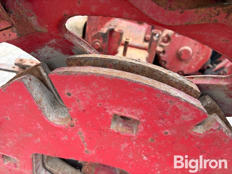 1953-ih-farmall-super-m-2wd-tractor-image-10