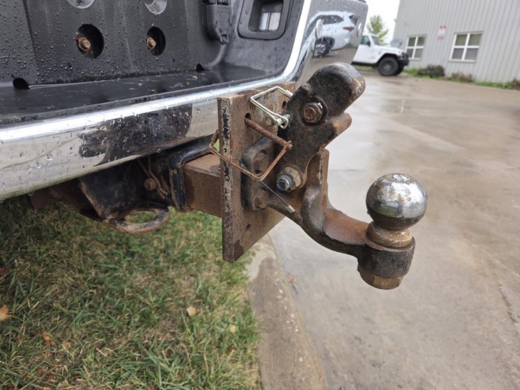 2017-dodge-ram-3500-image-29