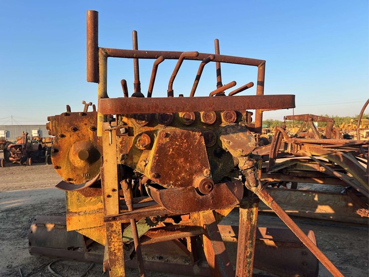 pull-type-road-grader-image-12