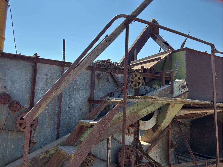 john-deere-pull-type-combine-image-39