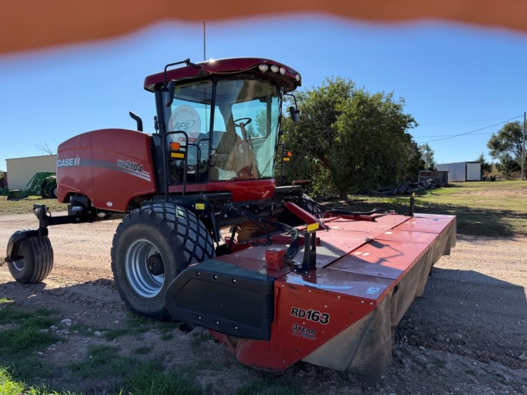 2020-case-ih-wd2104-image-8