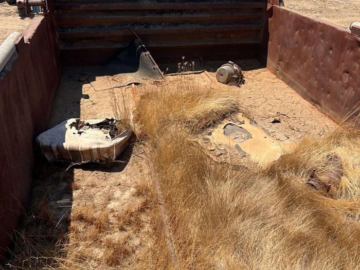 autocar-diesel-dump-truck-image-13