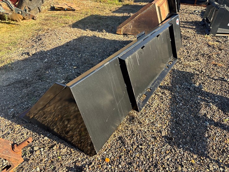 unused-84”-swict-skid-steer-smooth-bucket-image-1