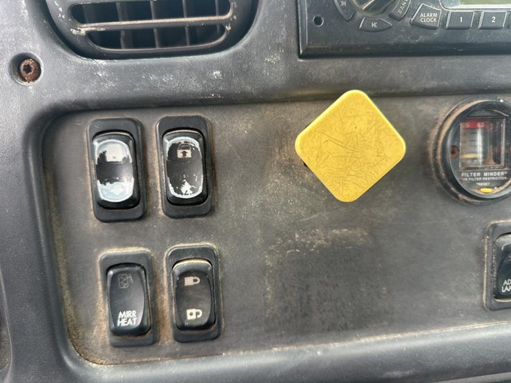 2004-caterpillar-3126-image-48