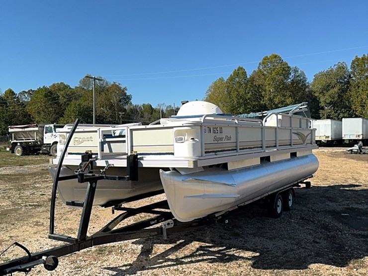 2001-22-foot-crest-pontoon-boat-with-90-horse-mercury-image-1