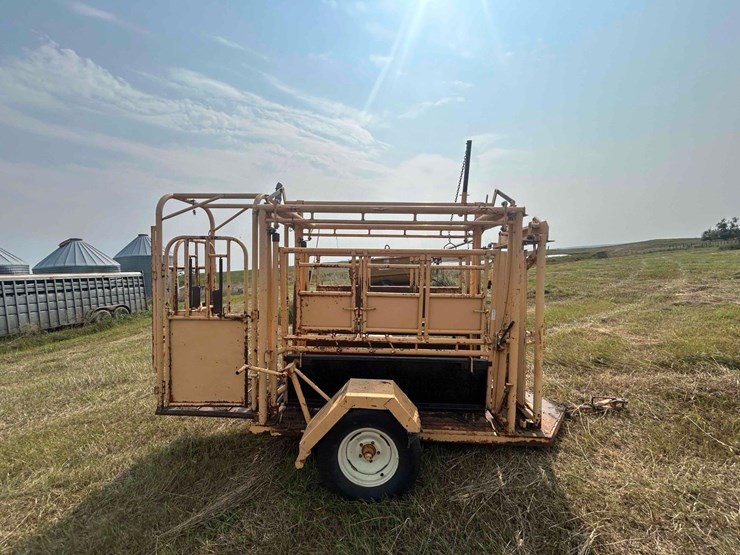 for-most-cattle-chute-image-6