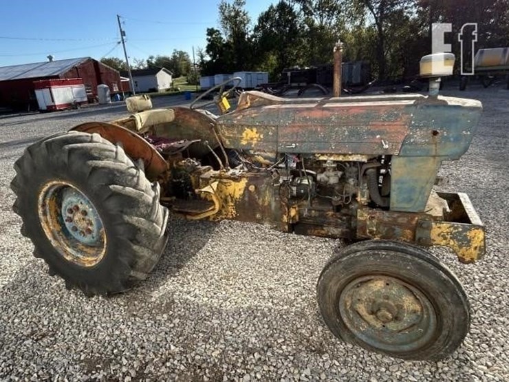ford-tractor-image-3