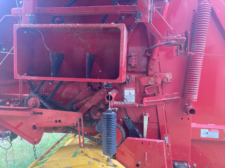 new-holland-br7060-image-8
