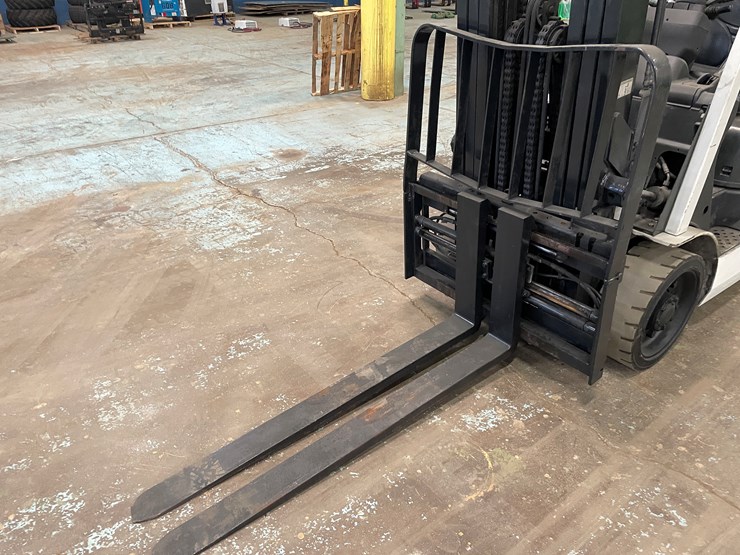 2017-unicarriers-cf60-image-12