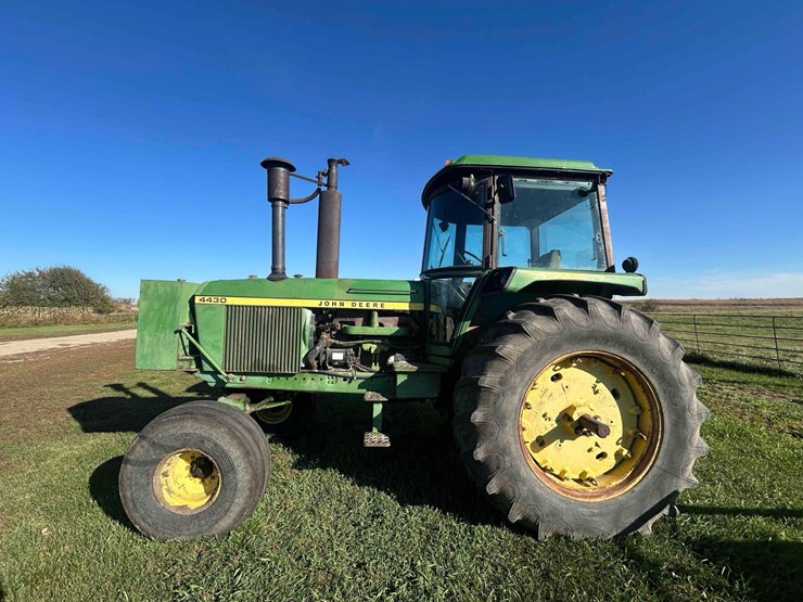 john-deere-4430-image-2