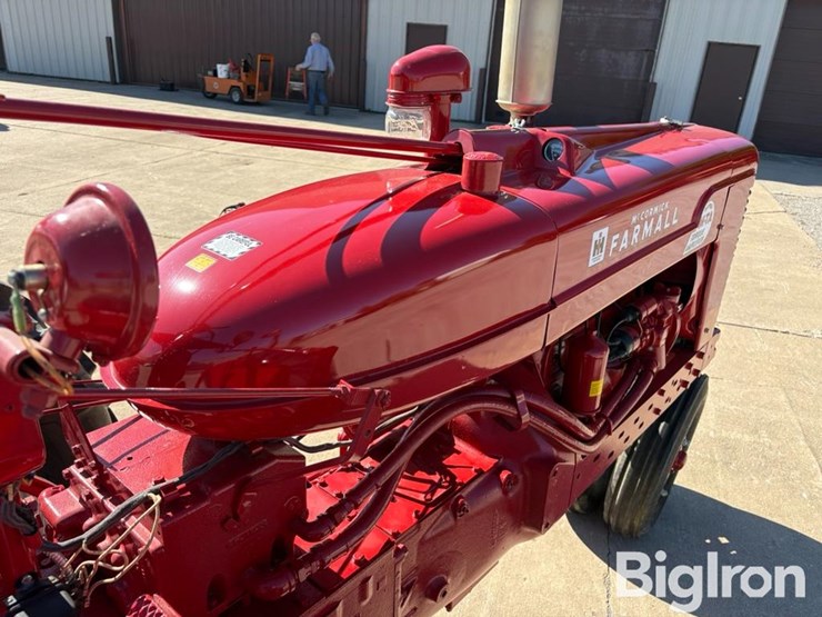 1954-ih-farmall-super-m-ta-2wd-tractor-image-12