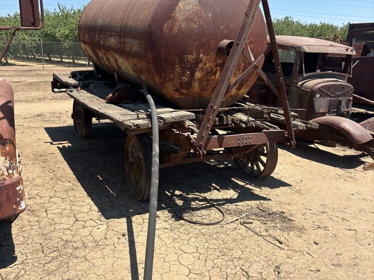 propane-tank-on-wagon-image-7