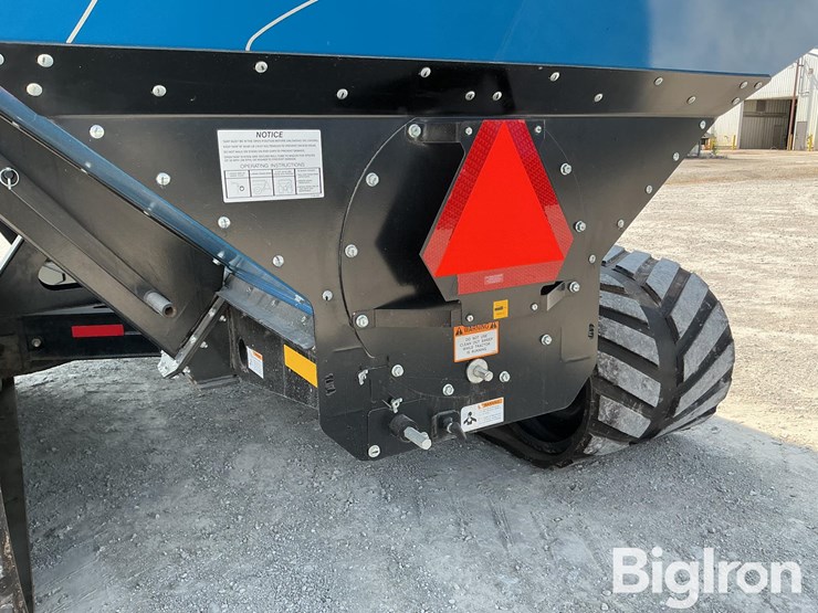 2022-kinze-1321-grain-cart-image-17
