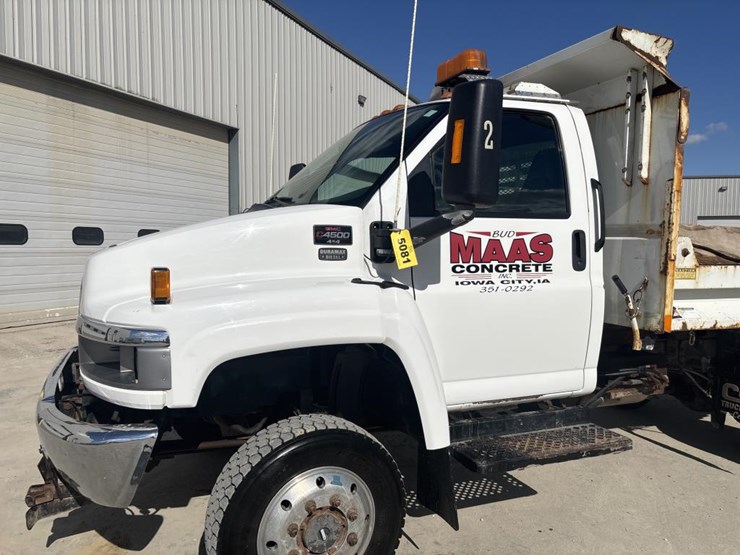 #5081-•-2005-gmc-c4500-4x4-single-axle-dump-truck-image-9