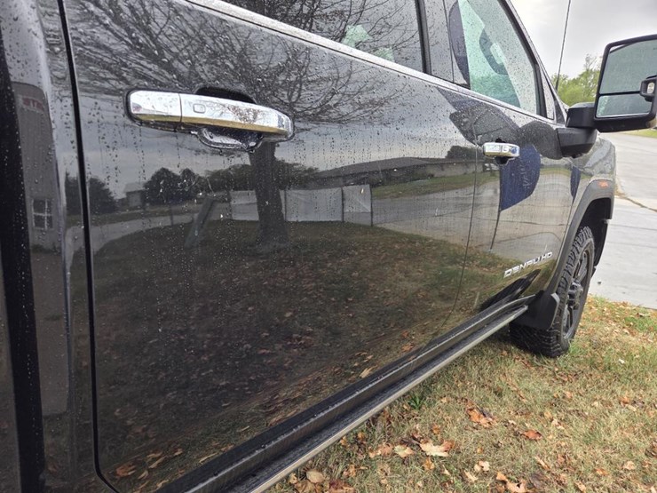 2023-gmc-3500hd-image-18