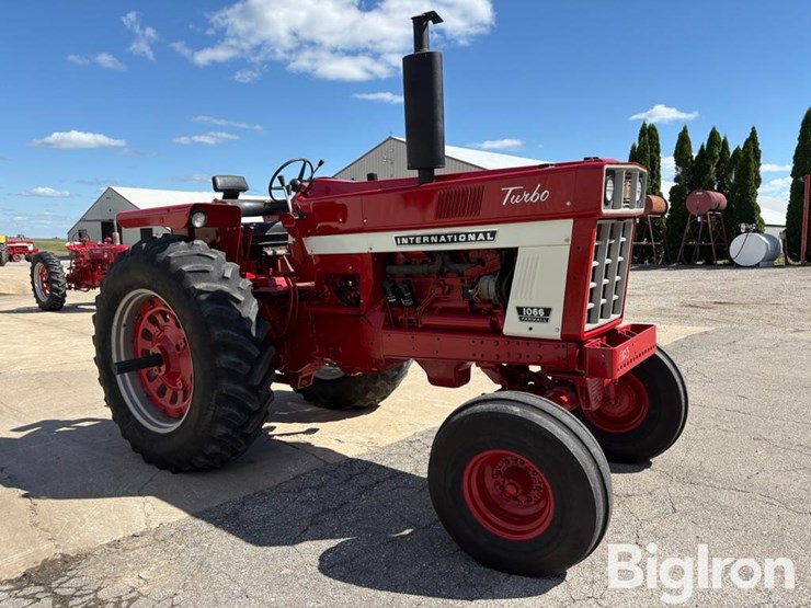 1972-international-1066-image-3