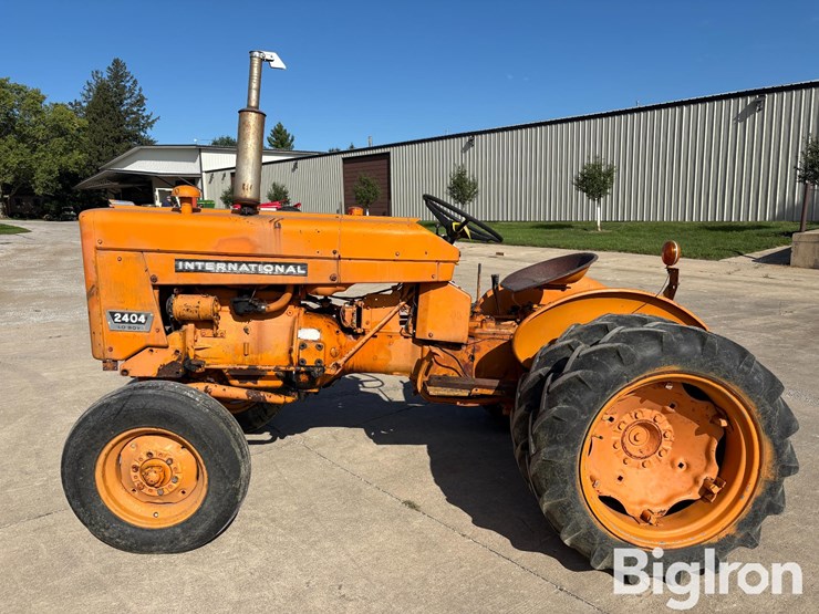 1966-international-2404-image-8