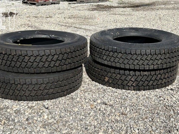 bridgestone-11r22.5-image-3