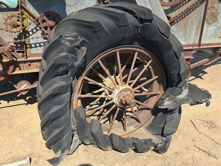 john-deere-pull-type-combine-image-25