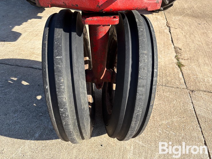 1956-international-300-image-9