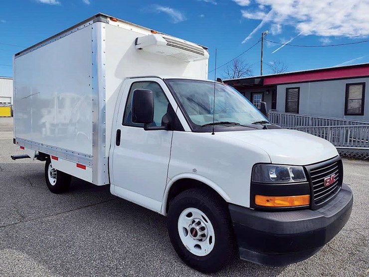2019-gmc-3500-image-2