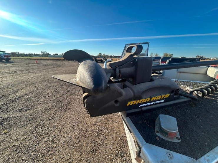 alumacraft-tropy-170-boat-image-9