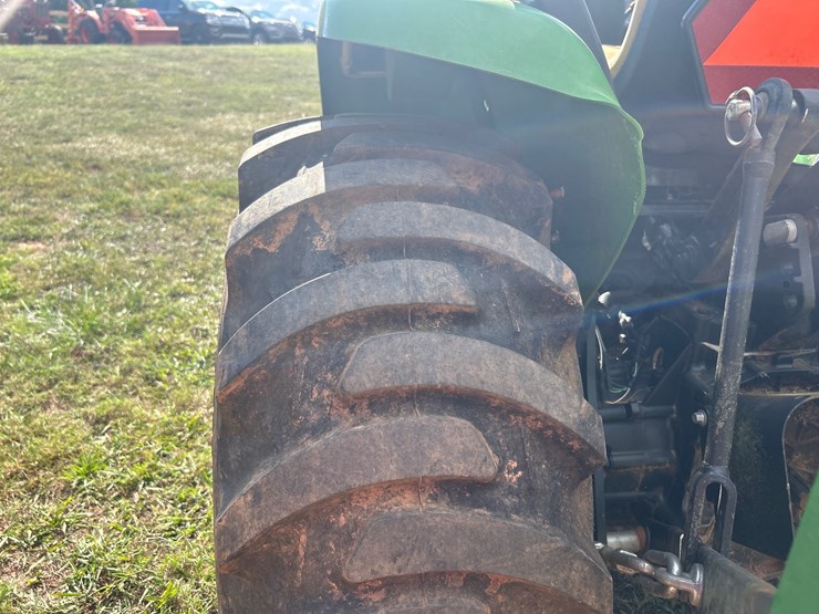john-deere-3032e-image-17