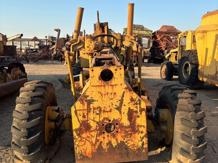 pmco-speedmatic-pm412-road-grader-image-10