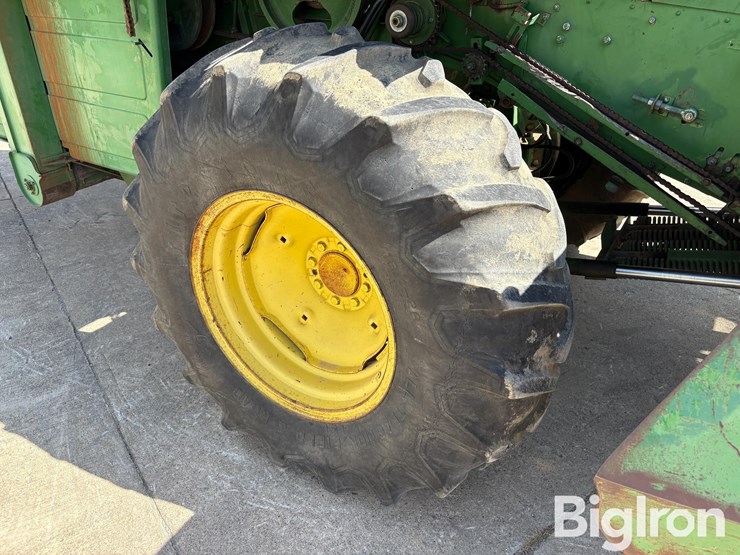 john-deere-3300-image-17