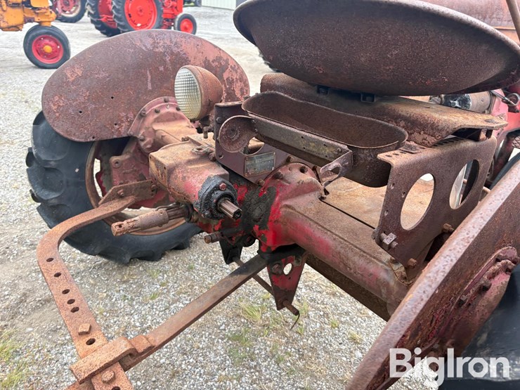 1947-ih-farmall-b-culti-vision-2wd-tractor-image-9