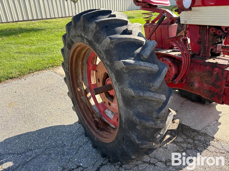 1962-case-ih-560-image-14