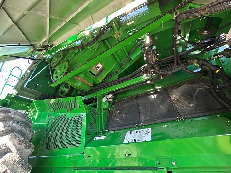 john-deere-s690-image-9