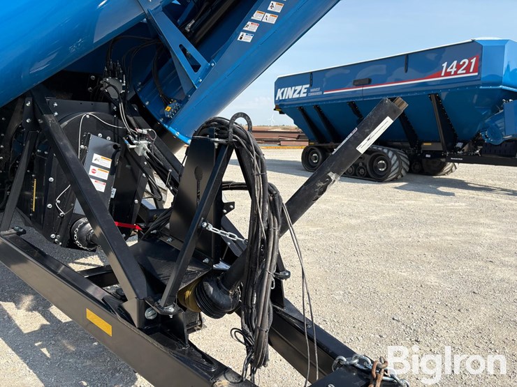 2024-kinze-1421-grain-cart-image-12