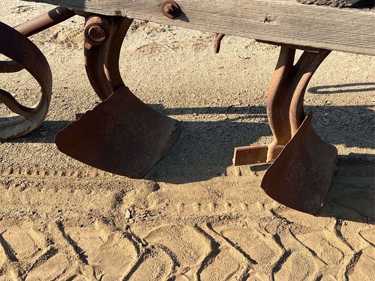 stockton-5-bottom-wood-beam-plow-image-11