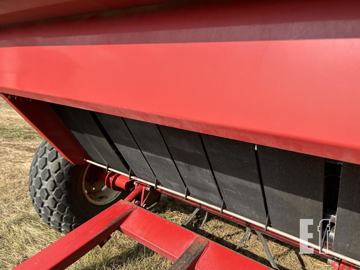 2008-new-holland-br7090-image-35