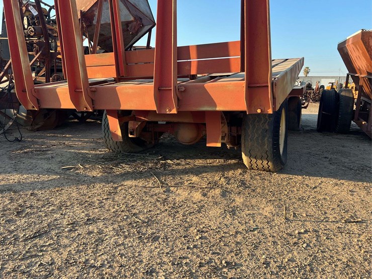 self-propelled-bale-accumulator-image-17