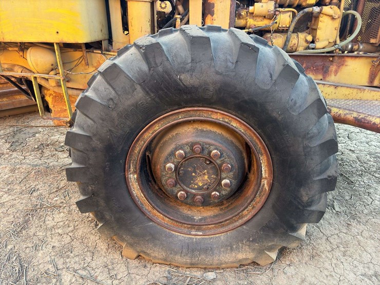 pmco-speedmatic-pm412-road-grader-image-27