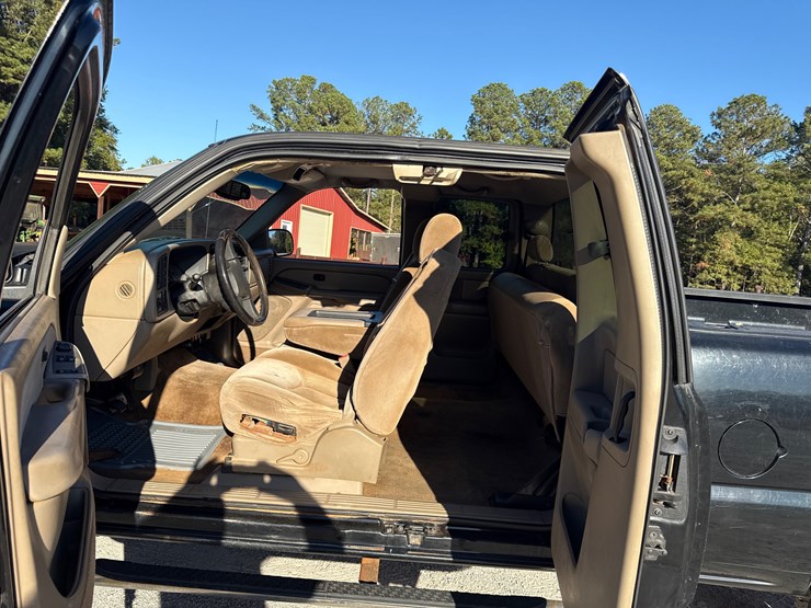 2003-chevrolet-silverado-2500-image-20