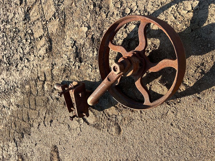 stockton-5-bottom-wood-beam-plow-image-3