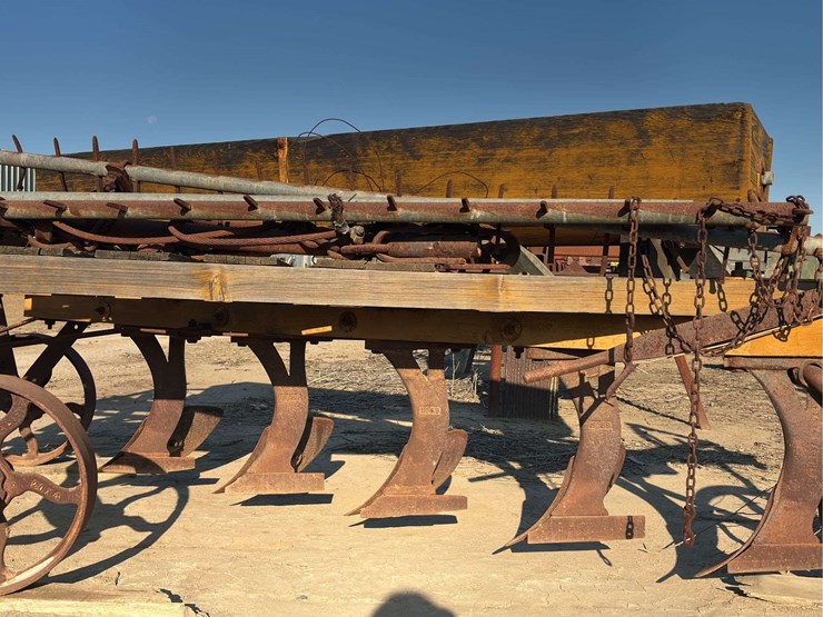 stockton-5-bottom-wooden-frame-plow-image-13