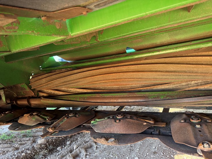 2019-john-deere-w235-image-24