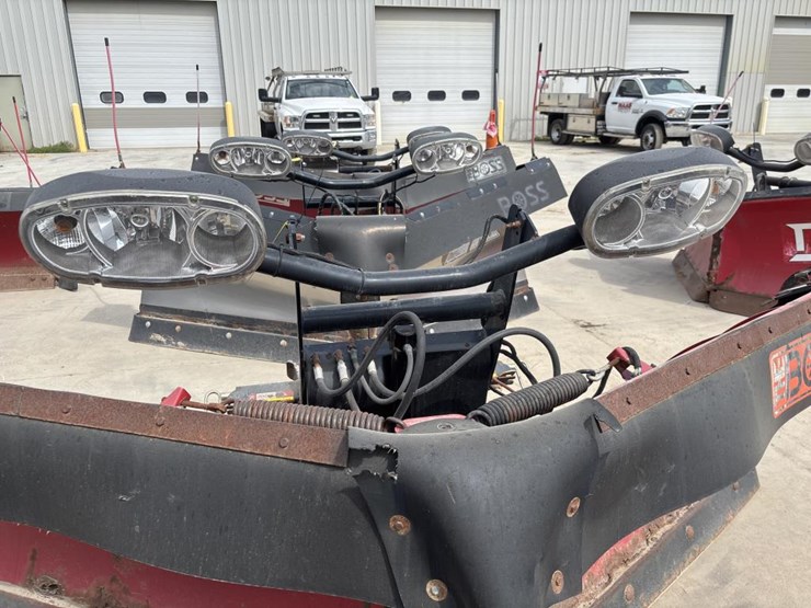 #5036-•-boss-power-v-rt3-truck-v-plow-image-6