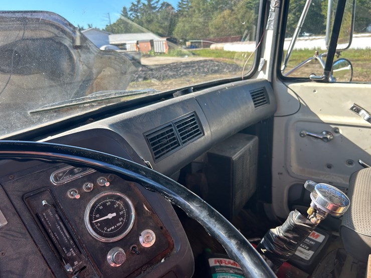 1987-ford-l8000-image-52