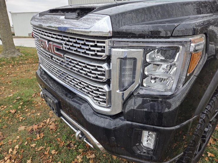 2023-gmc-3500hd-image-11