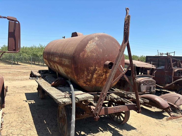 propane-tank-on-wagon-image-6